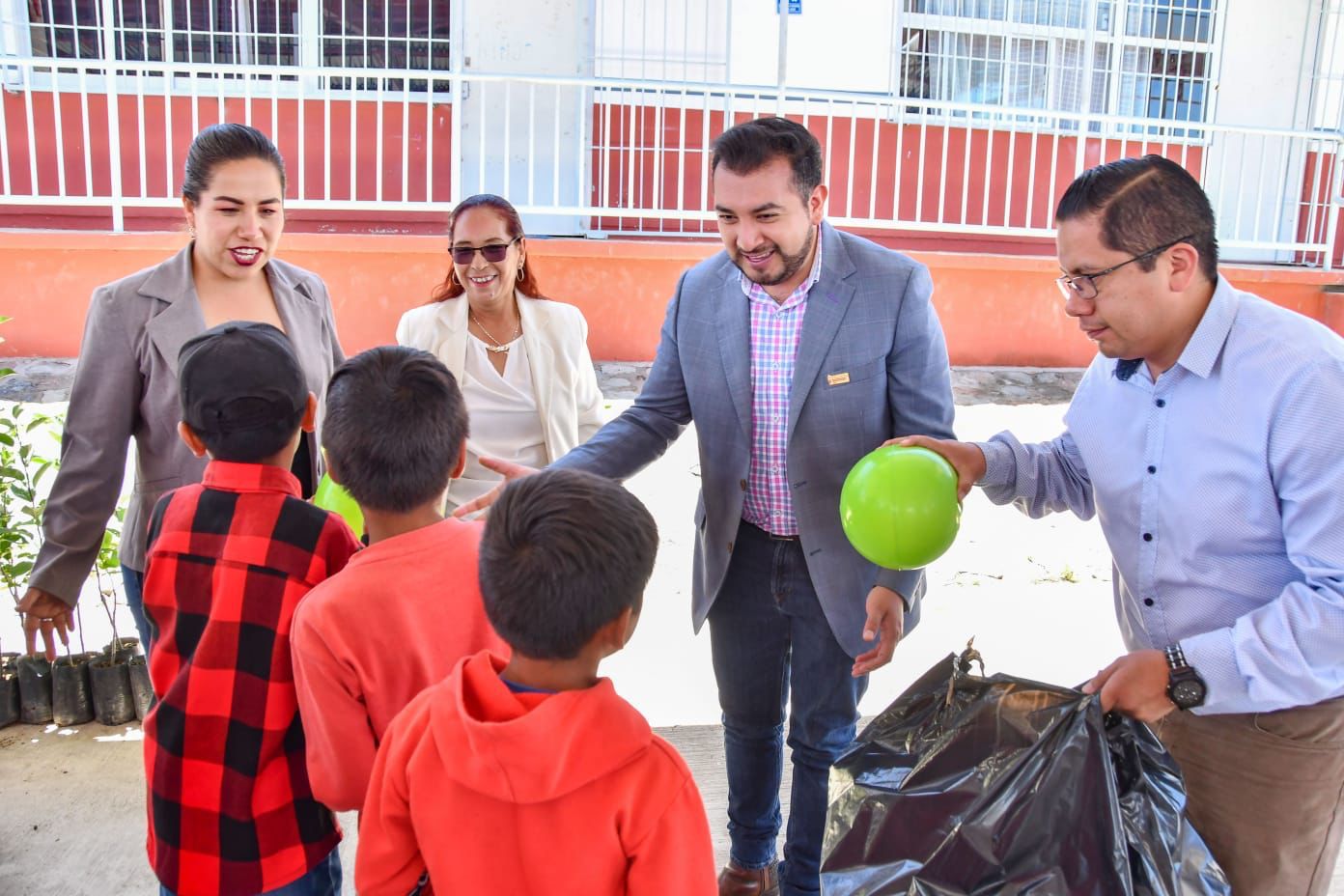 Fomenta Ayuntamiento de Huamantla acciones a favor del cuidado del medio ambiente en estudiantes